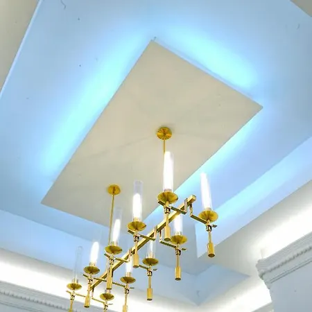 Opera Apartment *