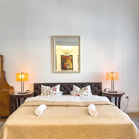 Opera Apartment